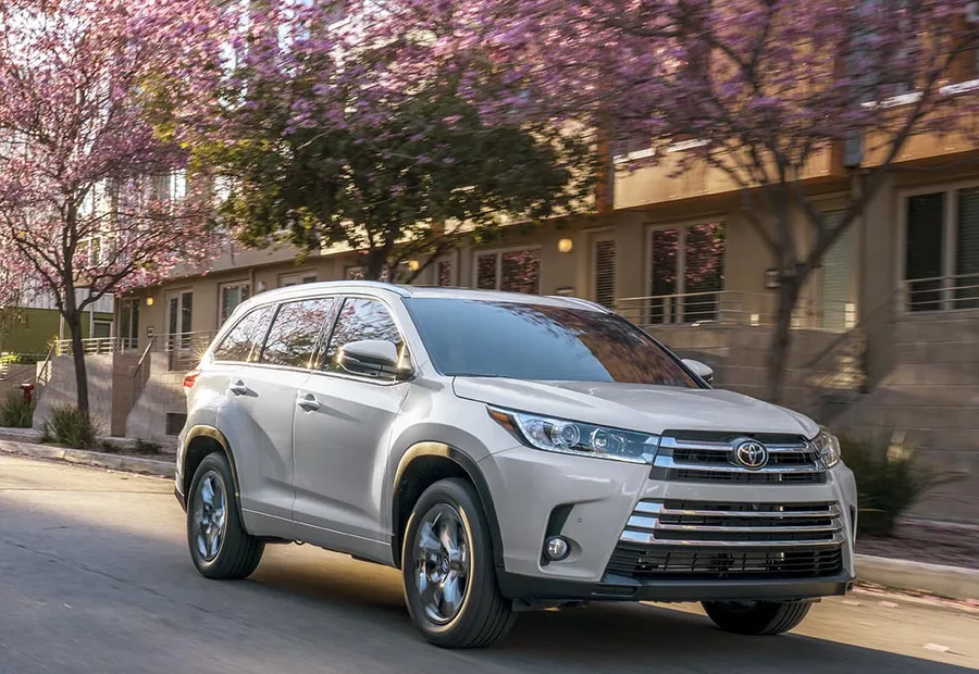 Rent Toyota Highlander in Punta Cana