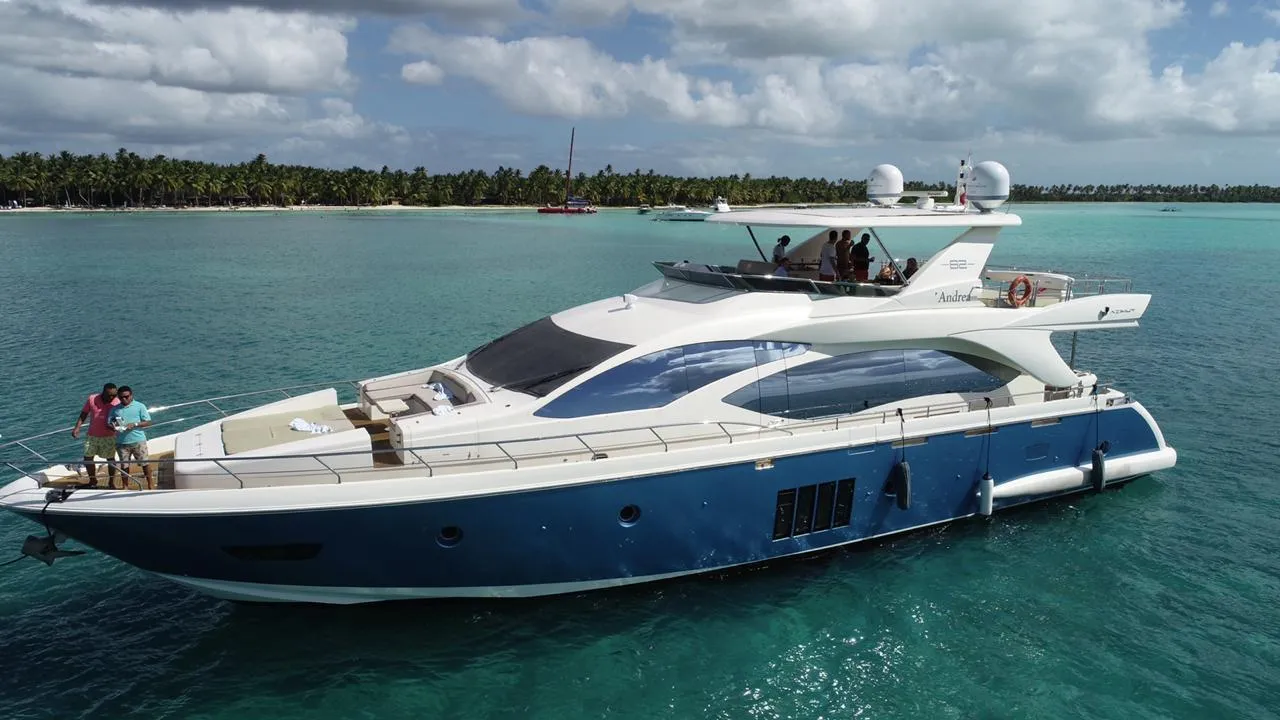 Azimut 86 — Yacht rentals Punta Cana