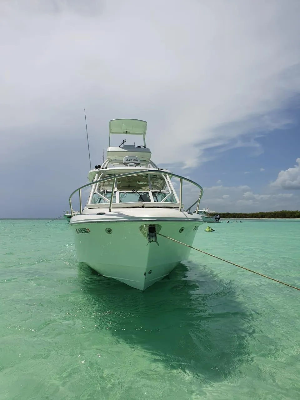 Everglades 35 yacht charter Punta Cana — photo 2
