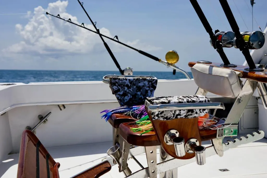 Hatteras 53 yacht charter Punta Cana — photo 3