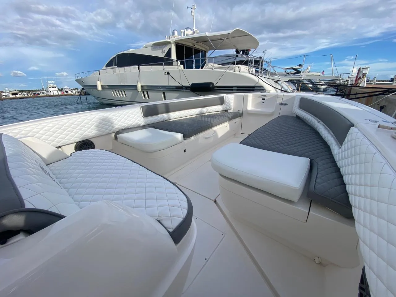 Intrepid 33 yacht charter Punta Cana — photo 4