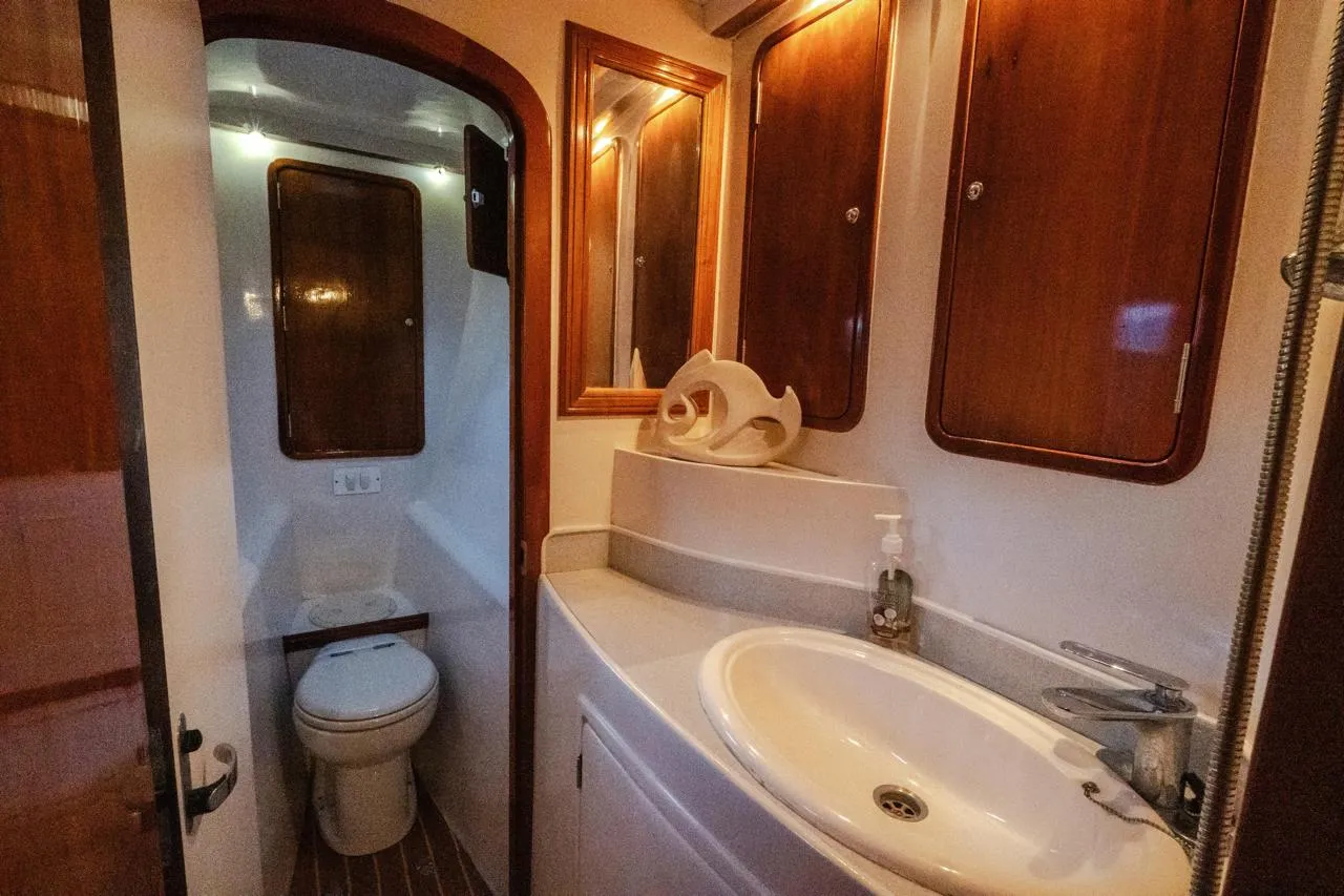 Master 50 yacht charter Punta Cana — photo 4