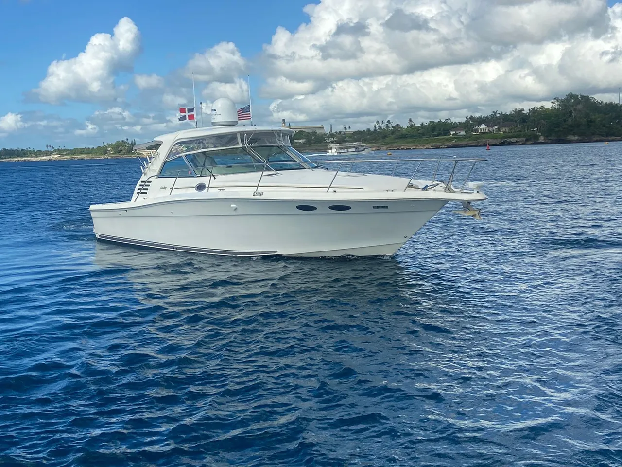 Sea Ray 37 yacht charter Punta Cana — photo 2