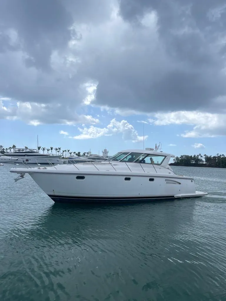 Tiara 48 — Yacht rentals Punta Cana